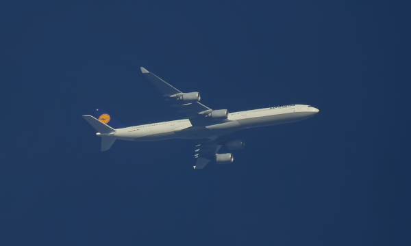 LUFTHANSA AIRBUS A340 D-AIHZ ROUTING JFK-FRA AS LH405  39,000FT.