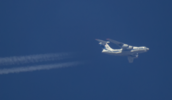VOLGA-DNEPR AIRLINES  IL-76 RA-76511 ROUTING GANDER-MAASTRICHT AS VDA3195    32,000FT.  NOT GREAT DUE TO THE HIGHT SUN,
