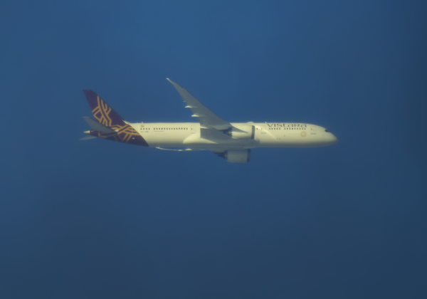 New operator Vistara Boeing 787 VT-TSE HEADING EAST AS VT1016 LHR-DELHI--17,000FT.