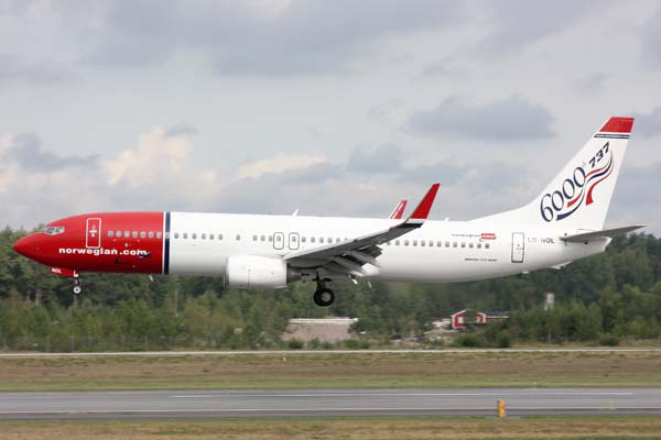 Norwegian LN-NOL - '6000th 737'