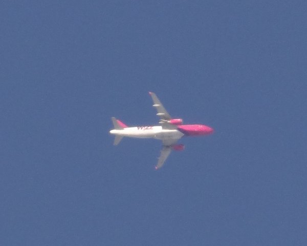 Looking like all the other Wizz A320, this is UR-WUA from Wizz Ukraine.