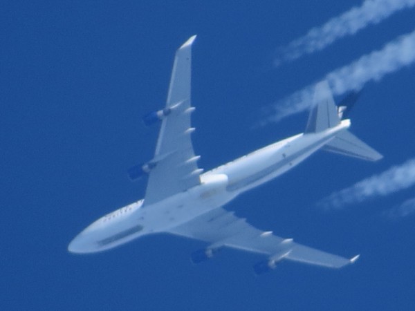 United Airlines 747 N121UA in Star Alliance colours.