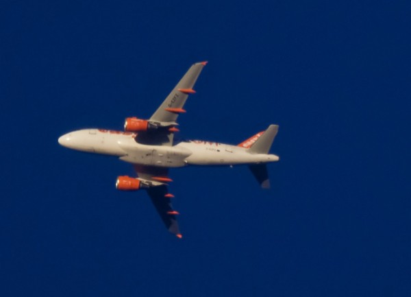 Easyjet A319, G-EFFZ, Athens-Milan (MPX) while turning right