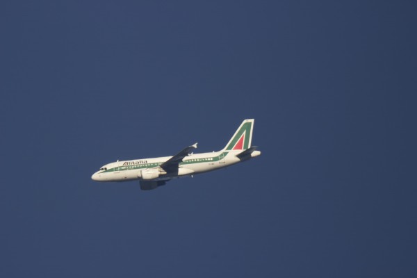 Alitalia A319 (EI-IMC), FCO-FLR (22,000 ft)..I left these dimensions on purpose, can you see the captain's left shoulder?