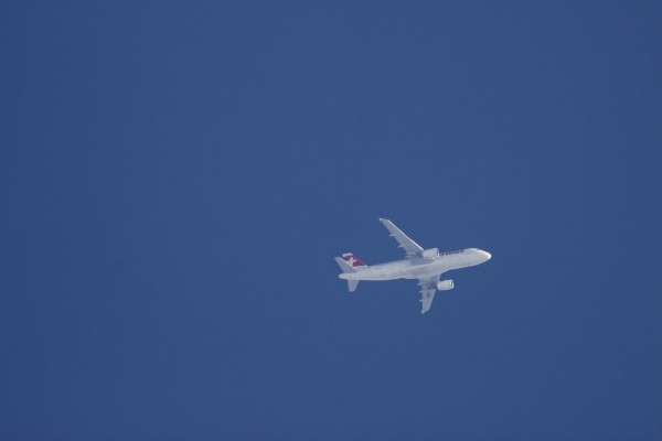 Swiss A320-200 HB-IJE, 38,000 ft, ARN-GVA