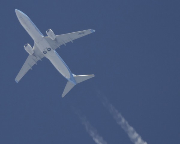 NEOS 738 (I-NEOU) flying at 37,000 ft from BGY to LMP