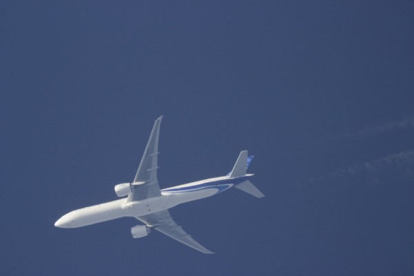 Air Austral 773 (F-OSYD) flying at 38,000 ft from RUN to CDG