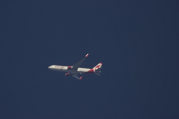 Air Canada Rouge 763 (C-FMXC) flying at 30,000 ft from ATH to YUL