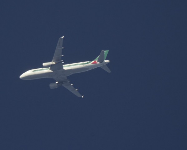 Alitalia A320 (EI-DTJ) flying at 36.000 ft from BRI to LIN