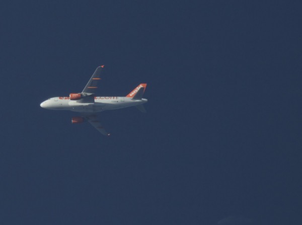 Easyjet A319 (G-EZNC) flying at 35,000 ft from BDS to MXP