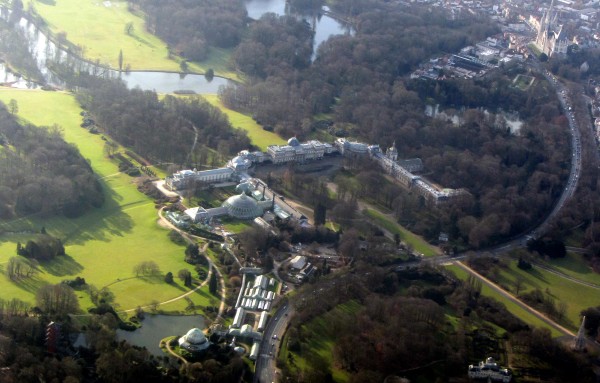 Shortly after take-off: the Royal Palace and, in the uppr right corner, the church of Laeken