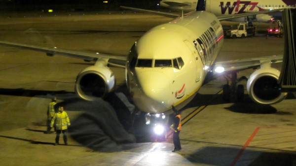 Arrival of the incoming flight from Brussels: on-time at 19:40