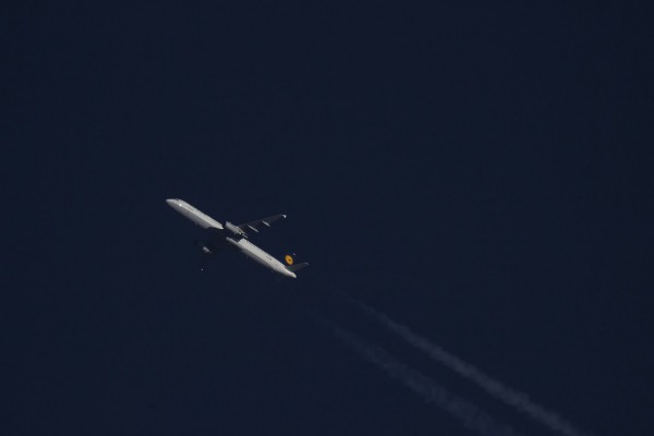 Lufthansa A321 (D-AIDM) flying at 36,000 ft from BCN to MUC