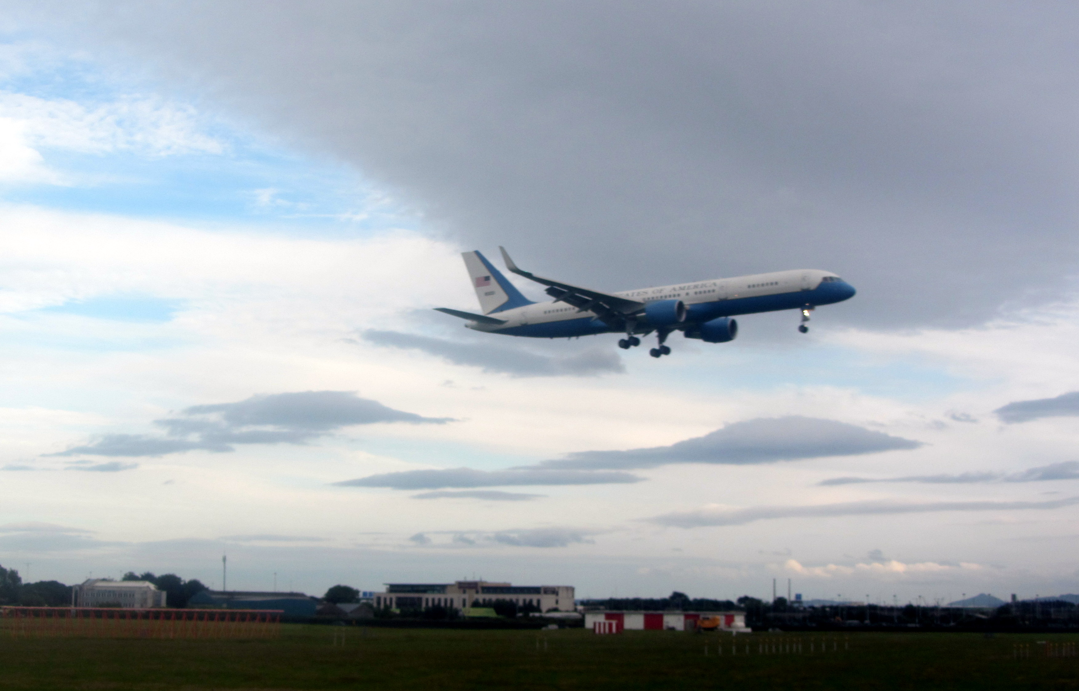 The reason for the delay: Air Force Two landing with U.S. Vice-President Joe Biden and his daughter Ashley !