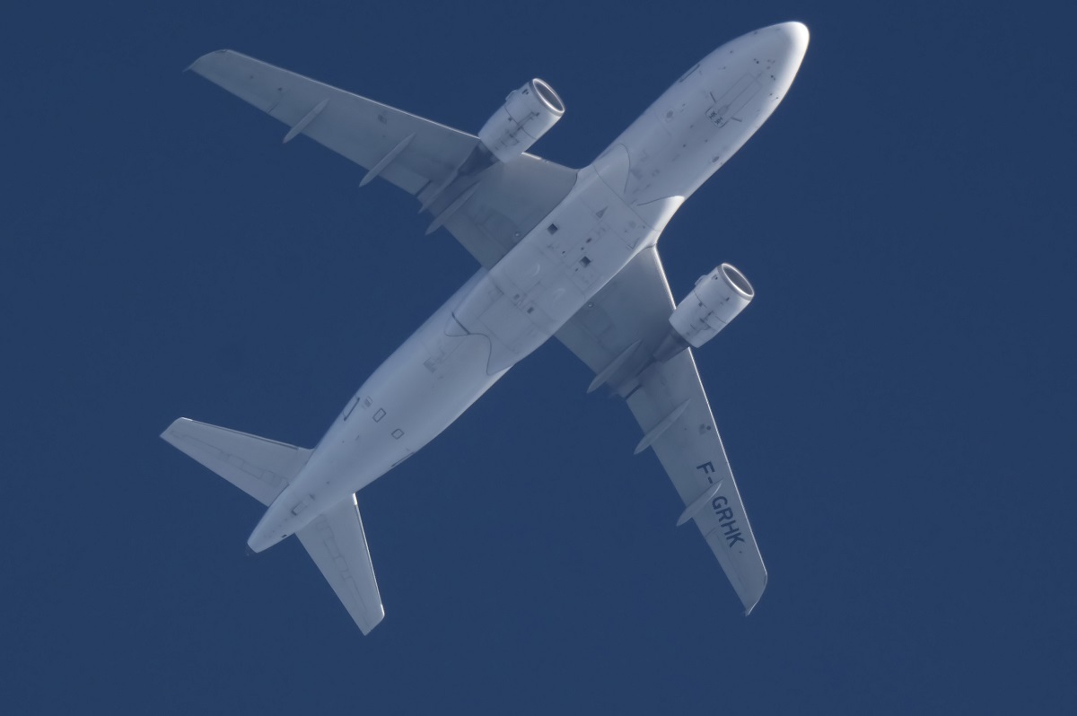 Air France A319 (F-GRHK) 38,000 ft (BLQ-CDG)