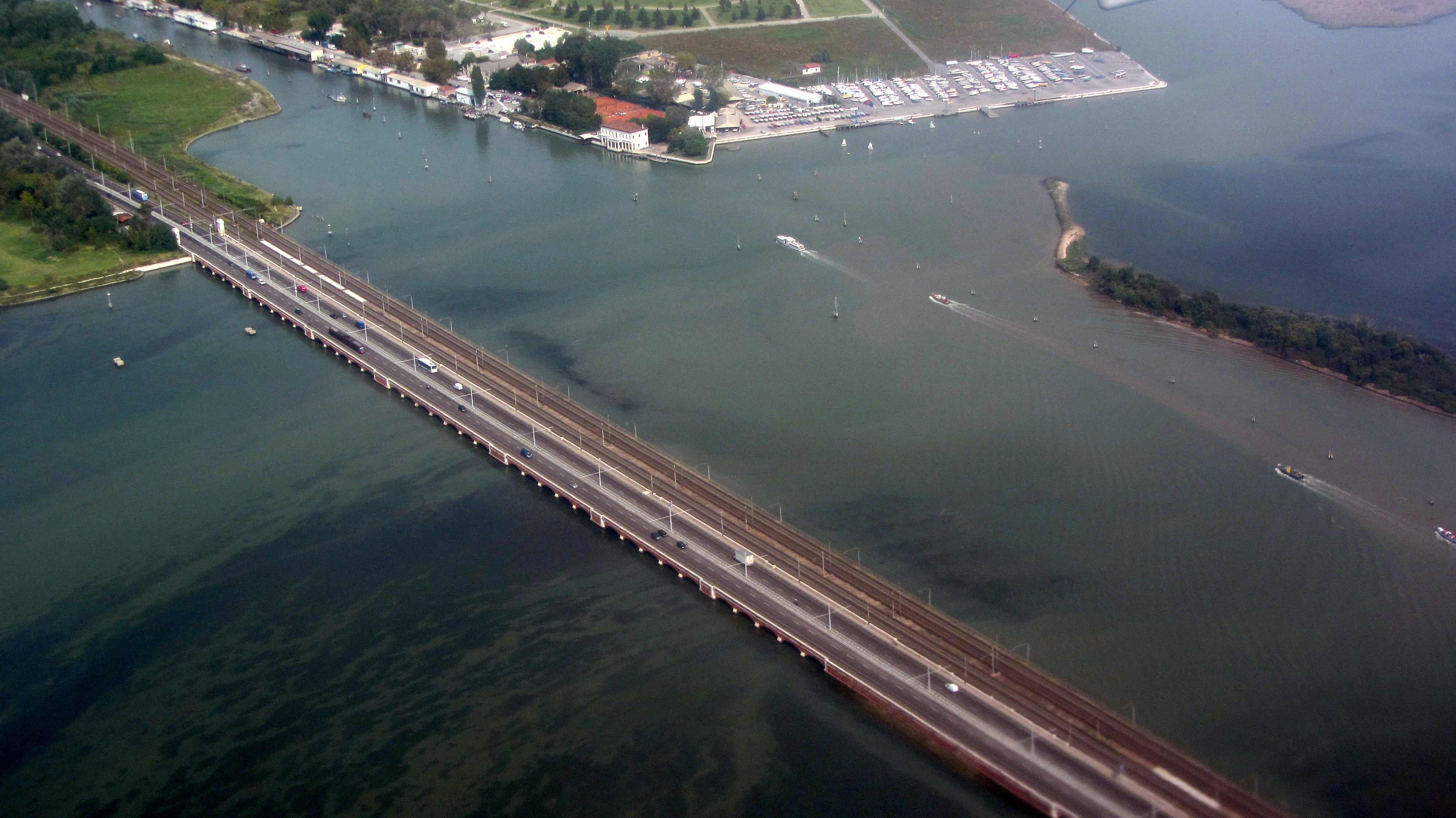 The road and railway bridge to the city of Venice