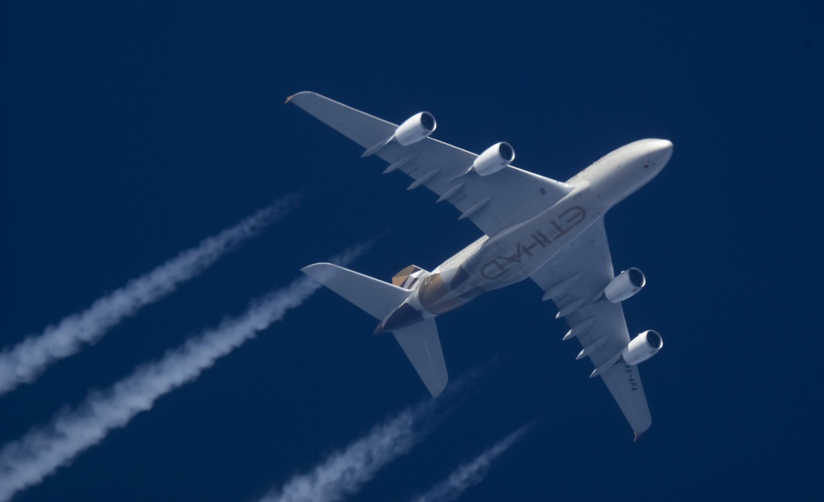 Etihad A388 (A6-APA) flying at 38,000 ft from LHR to AUH