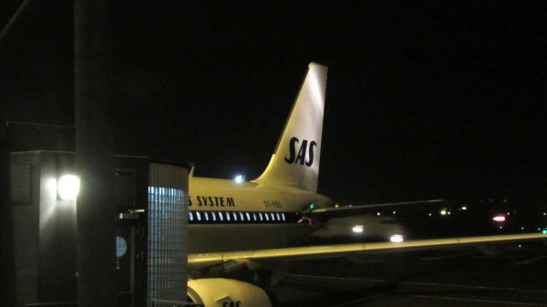 ... although the plane had not yet left the gate (note that it is the A320 in retro colours!)