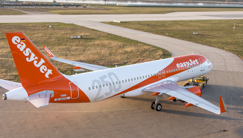 easyjet_250.jpg