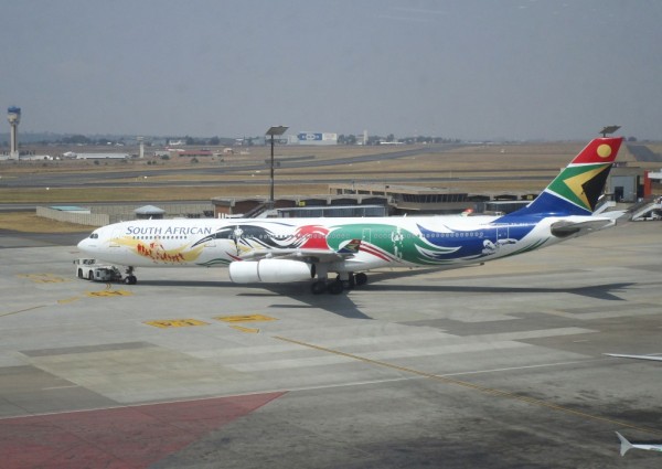 ZS-SXD at JNB 20170929.JPG