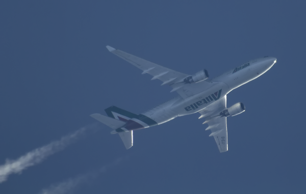 ALITALIA AIRBUS A330 EI-EJJ ROUTING MXP--JFK AS AZ604  36.000FT.