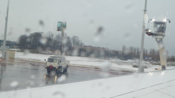 Ready for de-icing by four machines