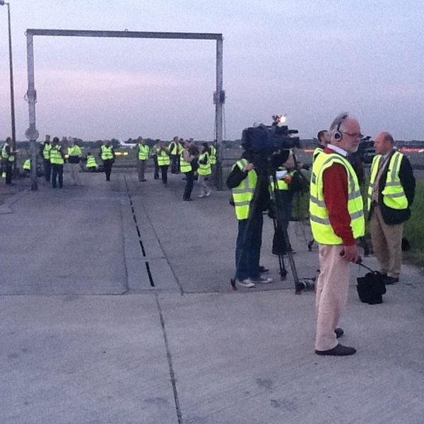 The press prepares for the arrival of the Solar Impulse