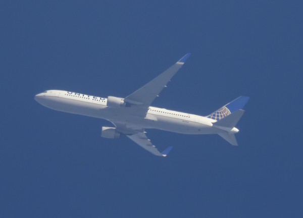 UNITED AIRLINES BOEING 767 N658UA ROUTING WEST AS UA31 MUC-EWR 32,000ft.