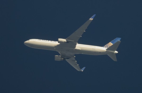 UNITED BOEING 767 N677UA ROUTING WEST AS UA31  MUNICH-NEW YORK(EWR)   32,000FT.