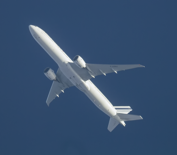 AIR FRANCE BOEING 777  F-GZNJ ROUTING PARIS CDG--ATLANTA AS AF682   31,000FT,