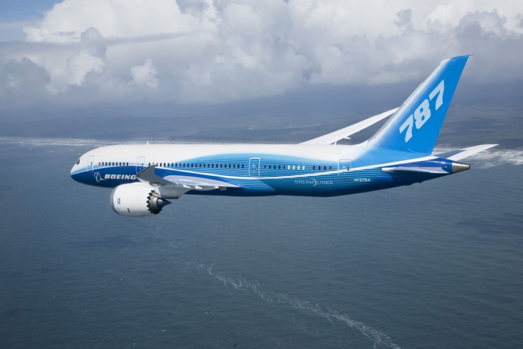787 ZA001 air to air