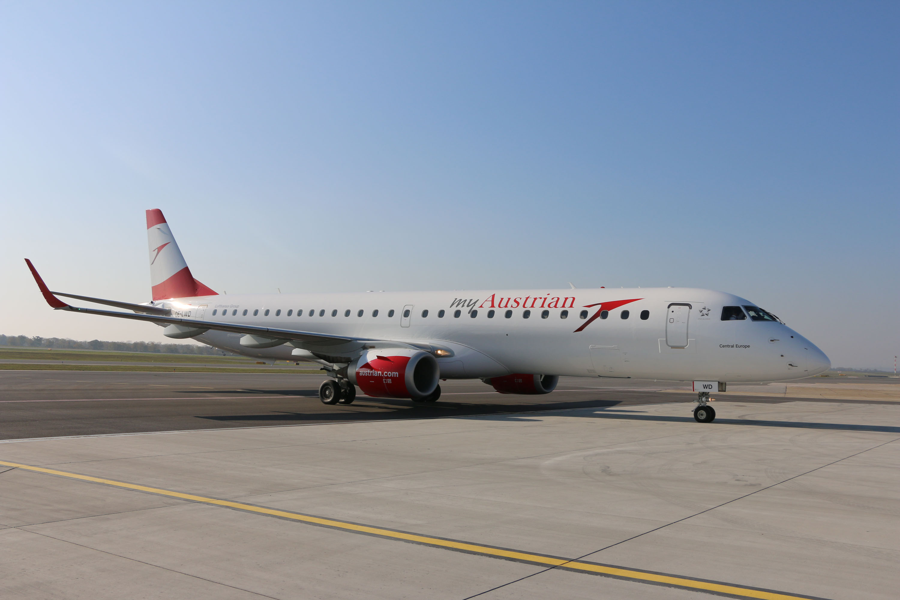 Austrian Airlines Embraer195