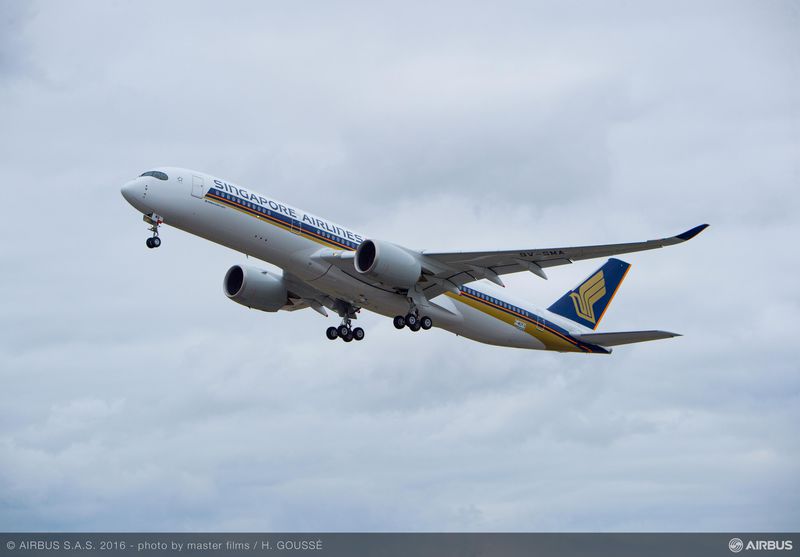 800x600_1454440788_A350-900_Singapore_Airlines_first_flight_1