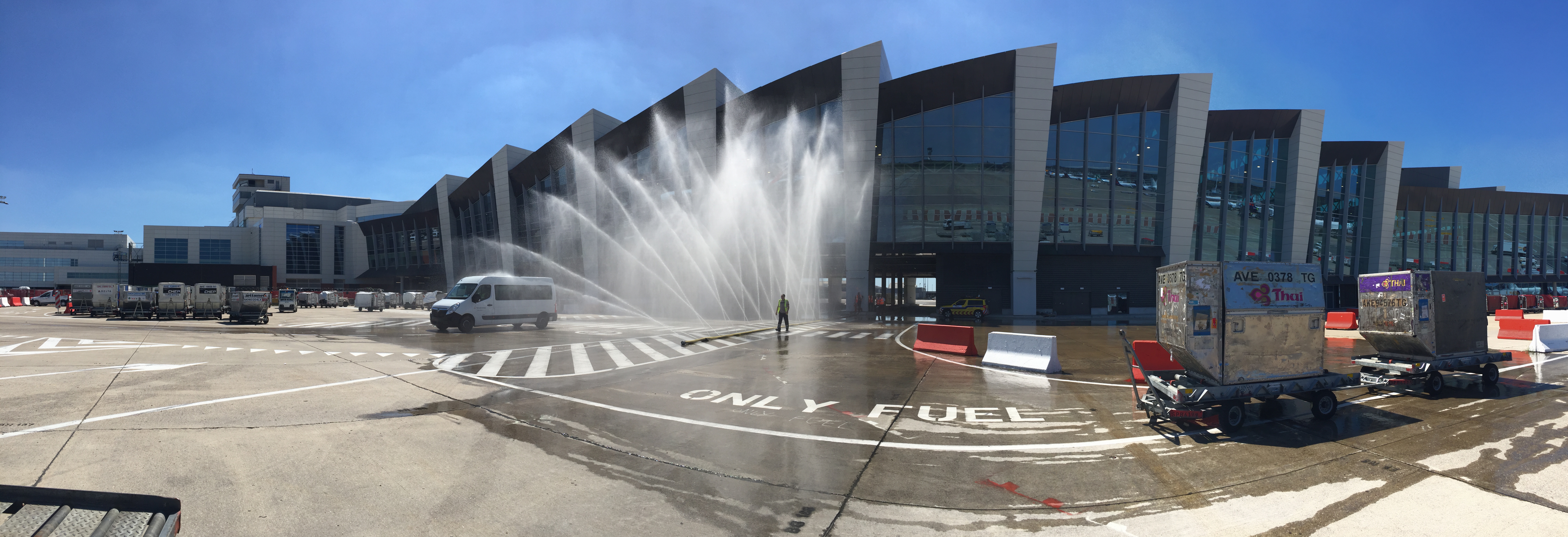 watergordijnFES_brusselsairport_19072016 (5)