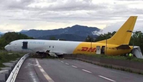 Incident in Bergamo (BGY): an ASL 734 overruns runway, stops on road