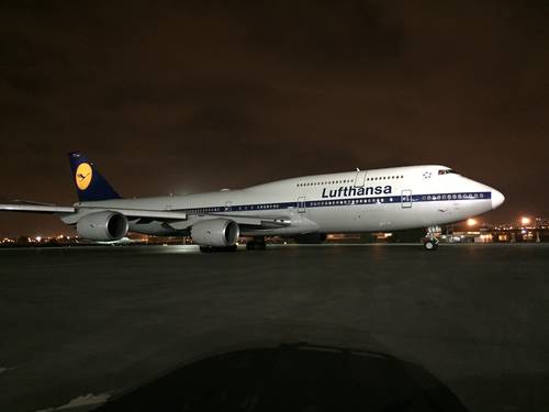 Lufthansa_747-8i