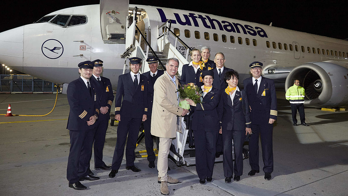 lufthansa_b737_last_flight
