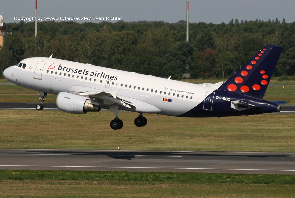 Brussels Airlines Airbus A319 registered OO-SSD