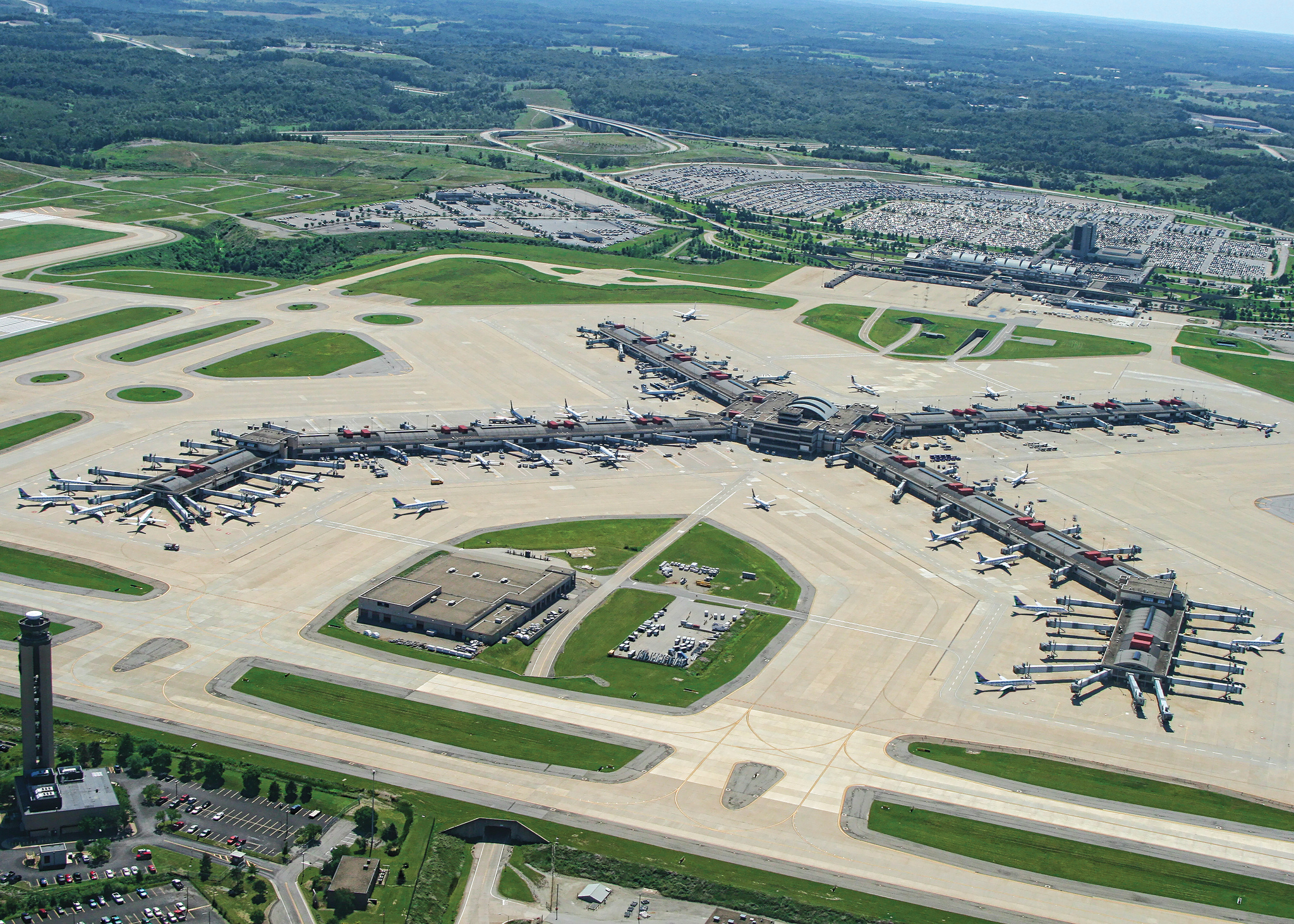 airlines at pittsburgh airport