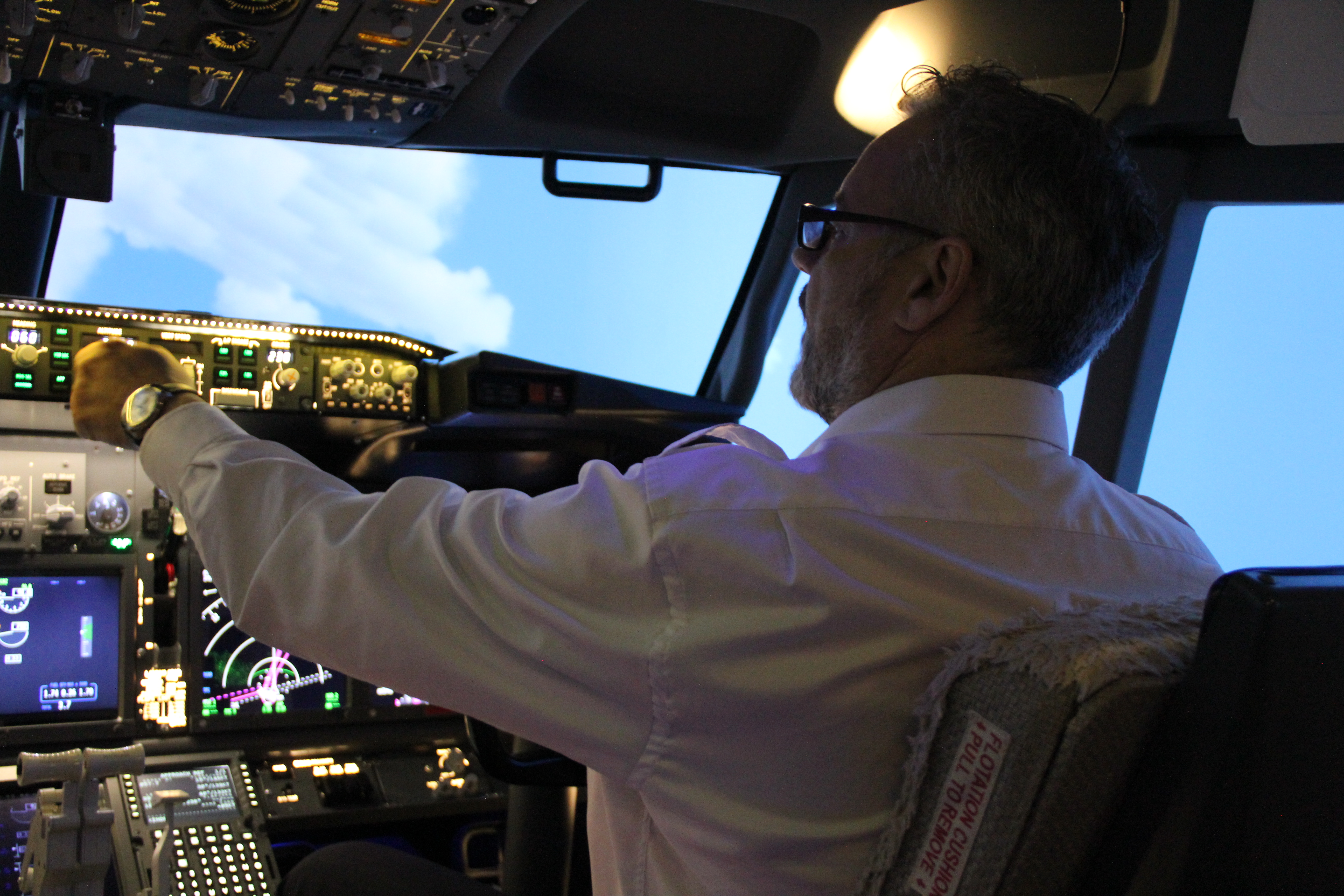 Boeing 737-800NG Flight Simulator Experience