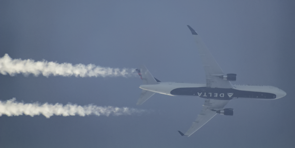 DELTA AIR LINES BOEING 767 N1609 ROUTING NORTHWEST AS DL405  CDG--BOSTON AS DL405  34,000FT.