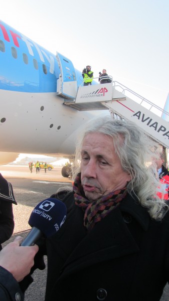 Panamarenko interviewed by TV at Ostend © André Orban