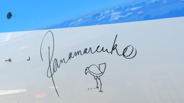 Panamarenko's signature on OO-JDL © André Orban