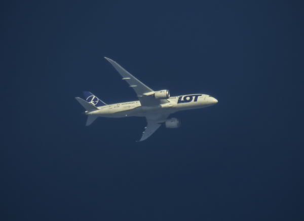 LOT BOEING 787 SP-LRG ROUTING EAST AS LOT34 JFK NEW YORK--BUDAPEST--43,000FT.