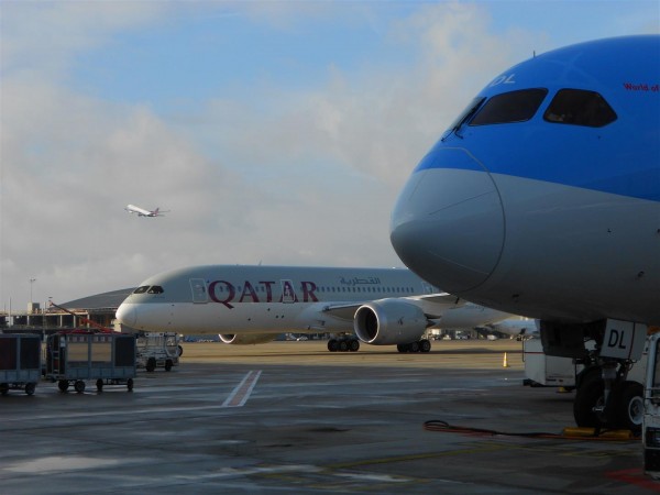 nice surprise, a Qatar 787 showed up at BRU next to the jetairfly 787