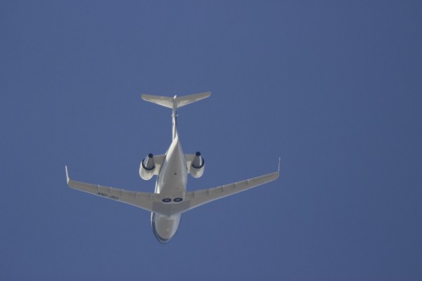 Private owner-Canadair CL605 (OE-INK) flying at 3,000 ft from FLR to VIE