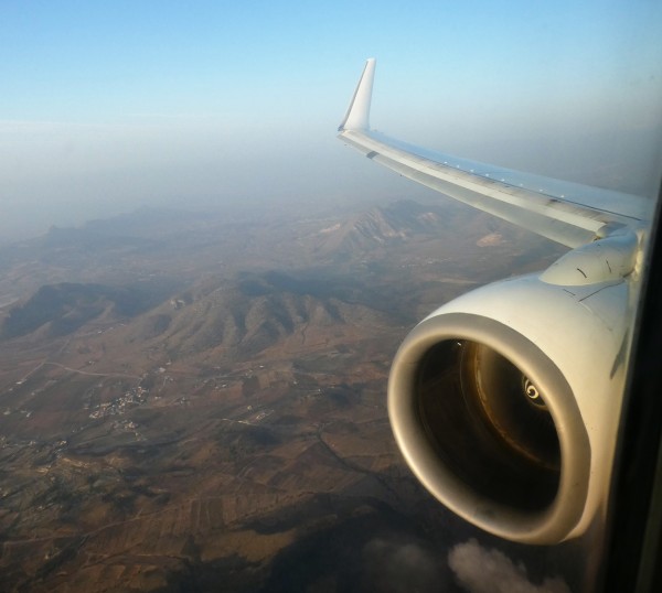 Descending to Alicante-Elche airport