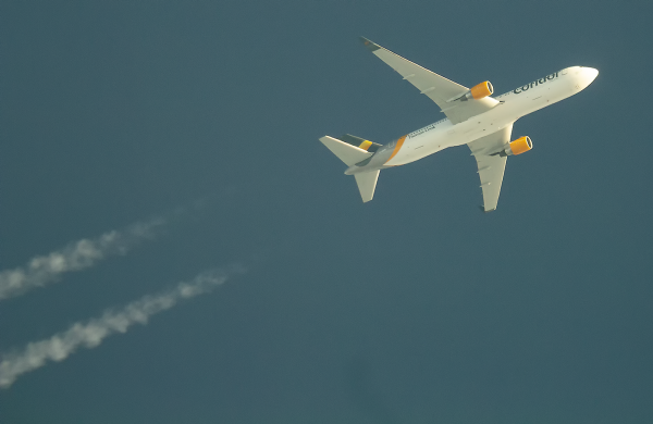 CONDOR BOEING 767 D-ABUE ROUTING EAST AS CFG415 HALIFAX-FRANKFURT,37,000FT.