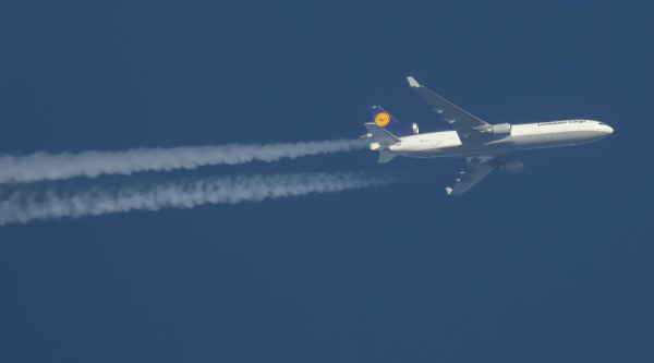 LUFTHANSA MD-11 D-ALCN ROUTING CHICAGO-FRANKFURT AS GEC8187<br />37,000FT.