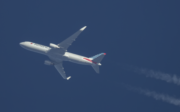 AMERICAN AIRLINES BOEING 767 ROUTING NORTHWEST(N/T)